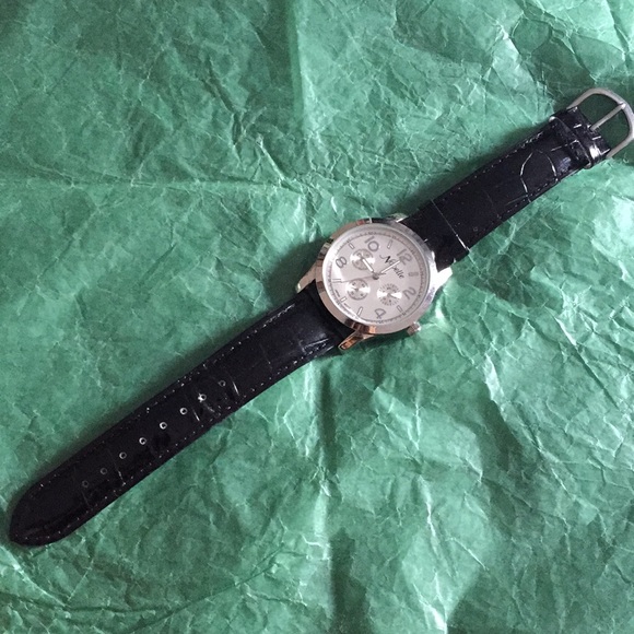 Novelle black faux leather watch - Picture 3 of 8